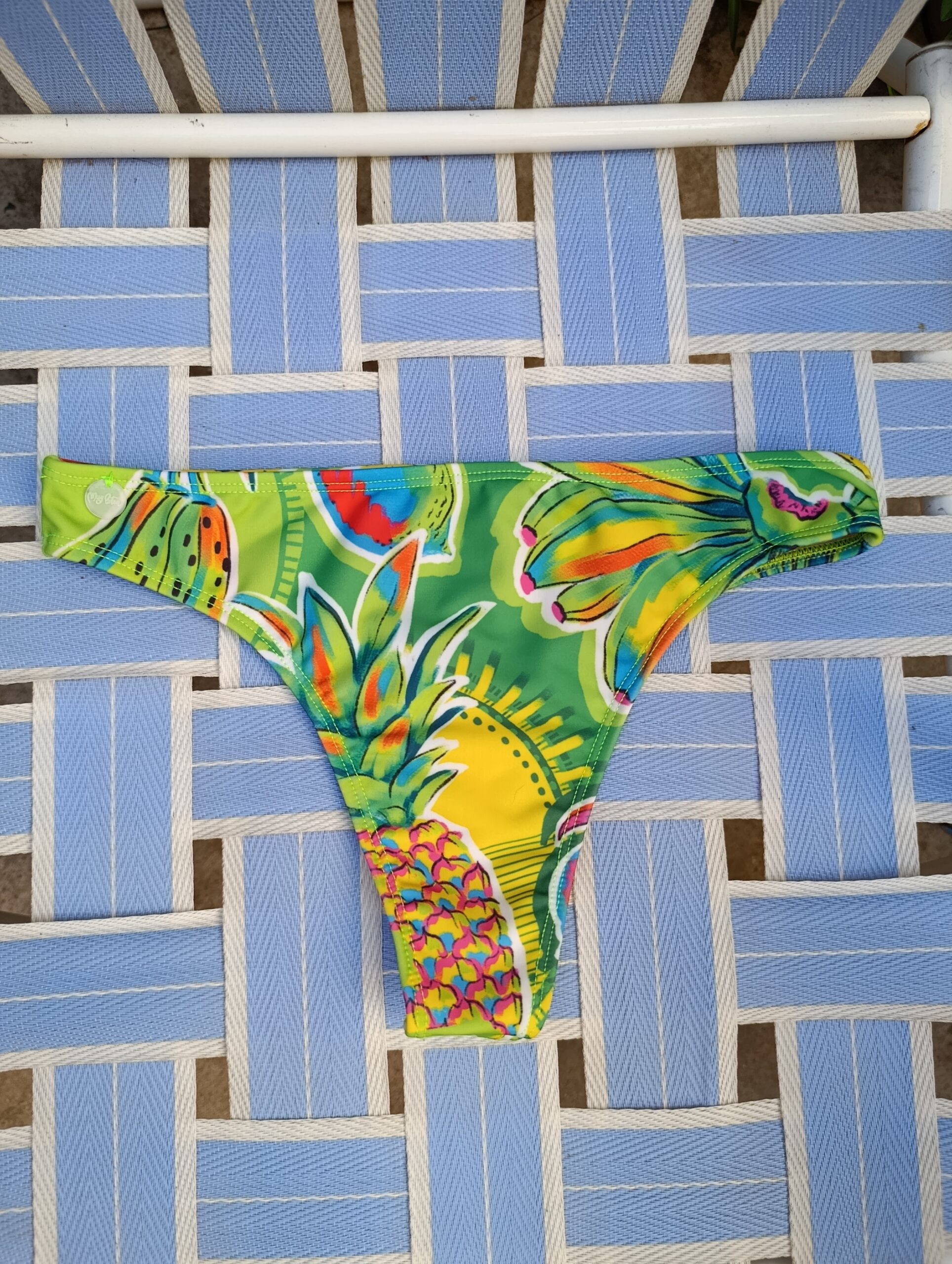 Abacaxi less básica